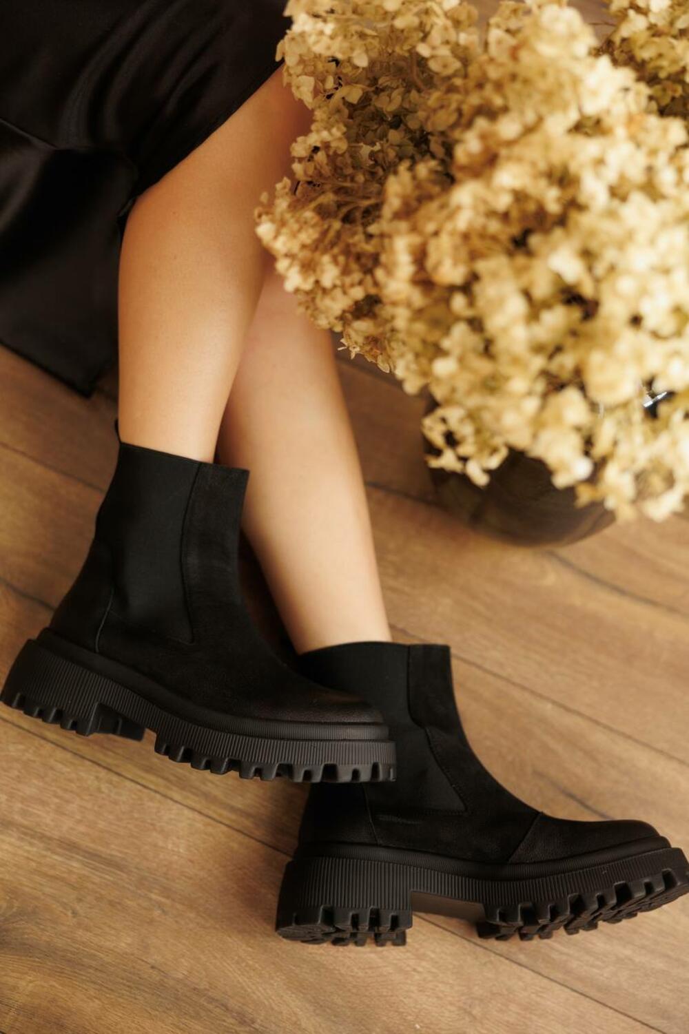 Класичні Челсі з резинкою, B-170-01 чорний, 36