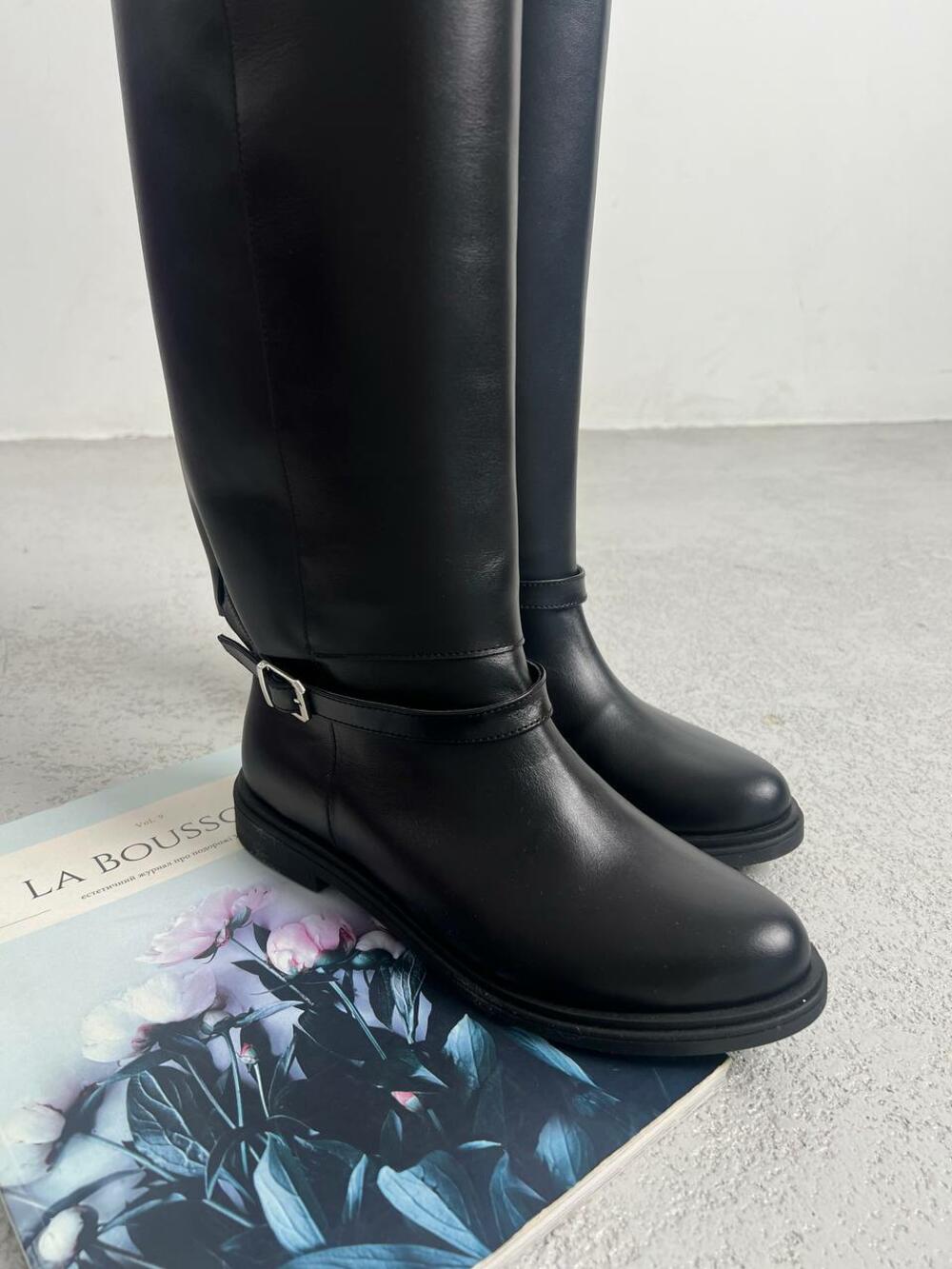 Чоботи труби шкіряні з ремінцем, 5-2555 чорний, 40