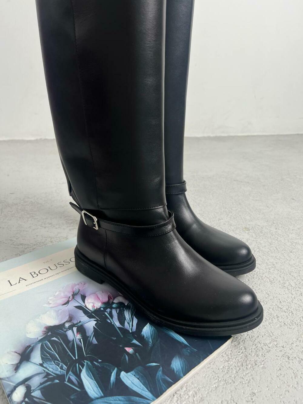 Чоботи труби шкіряні з ремінцем, 5-2555 чорний, 41