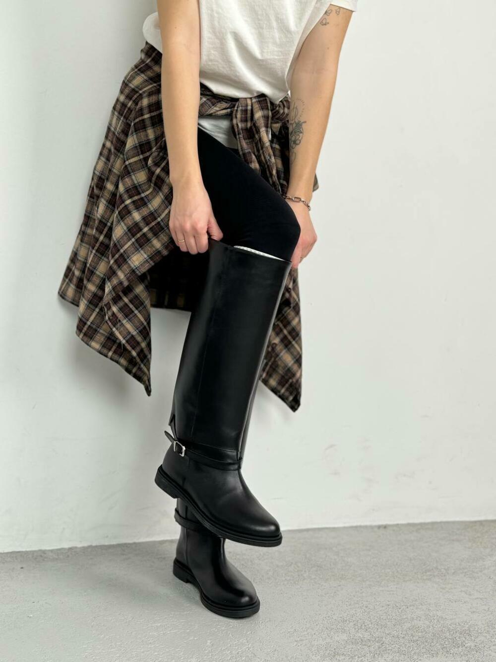 Чоботи труби шкіряні з ремінцем, 5-2555 чорний, 41