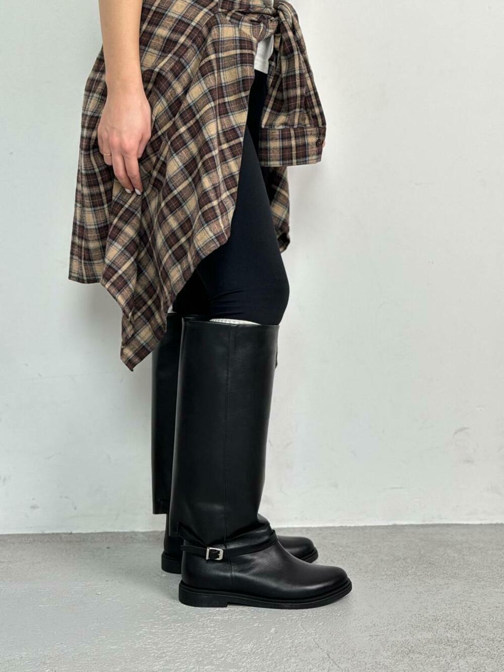 Чоботи труби шкіряні з ремінцем, 5-2555 чорний, 41