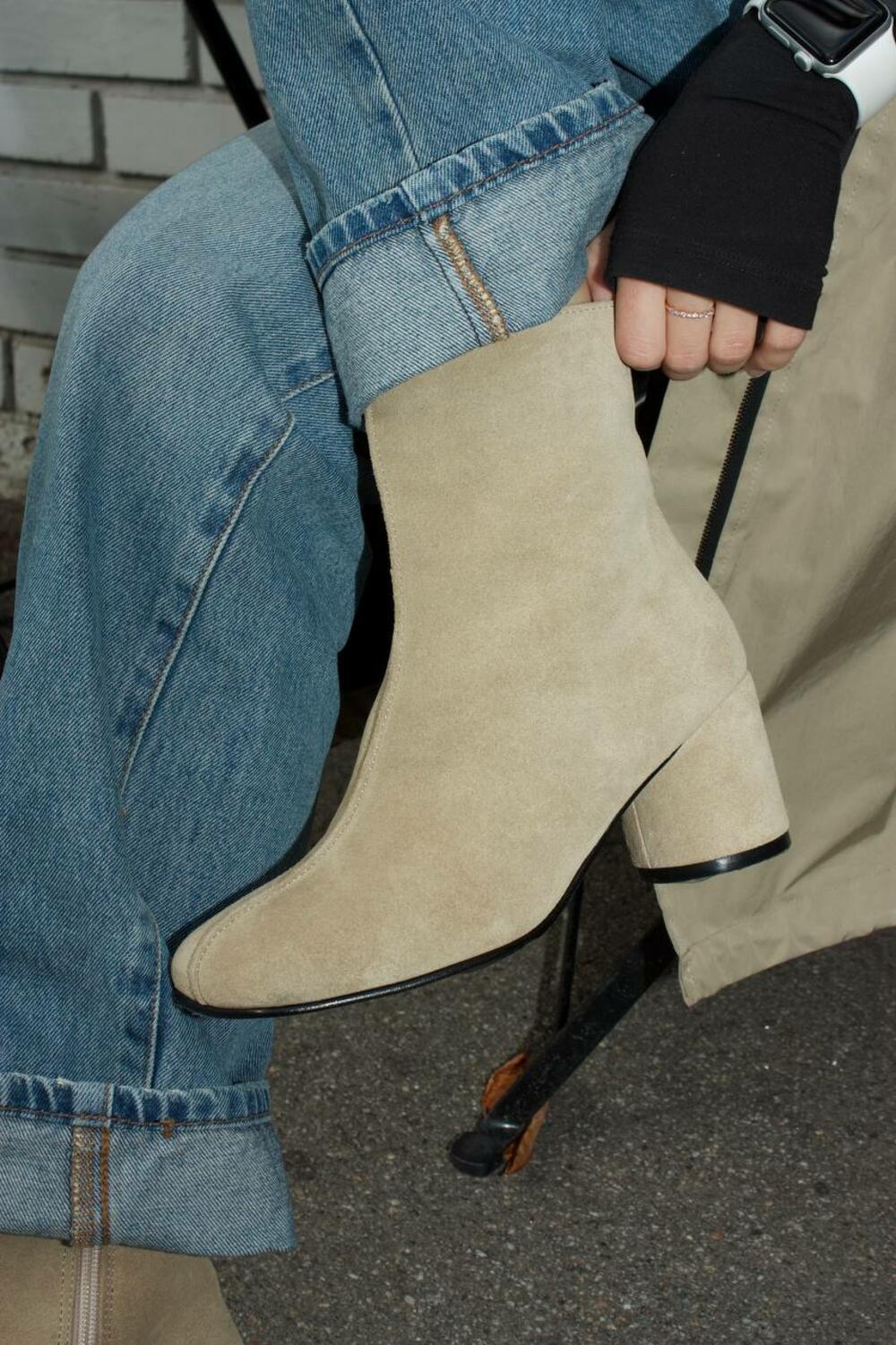 Ботильйони Наомі з зовнішнім швом, 25204 Сафарі, 40