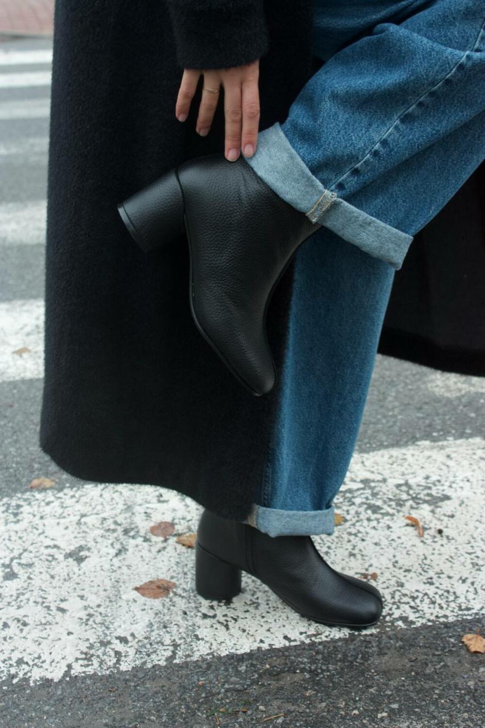 Ботильйони Наомі з зовнішнім швом, шкіра флотар, 25204 чорний, 36