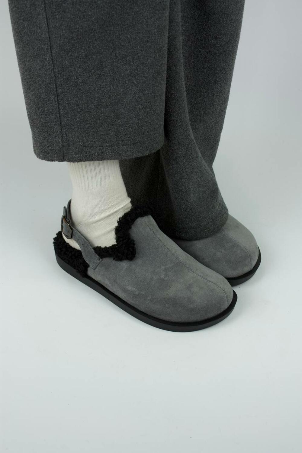 Клоги натуральні з хутром, 246 сірий+чорний, 40