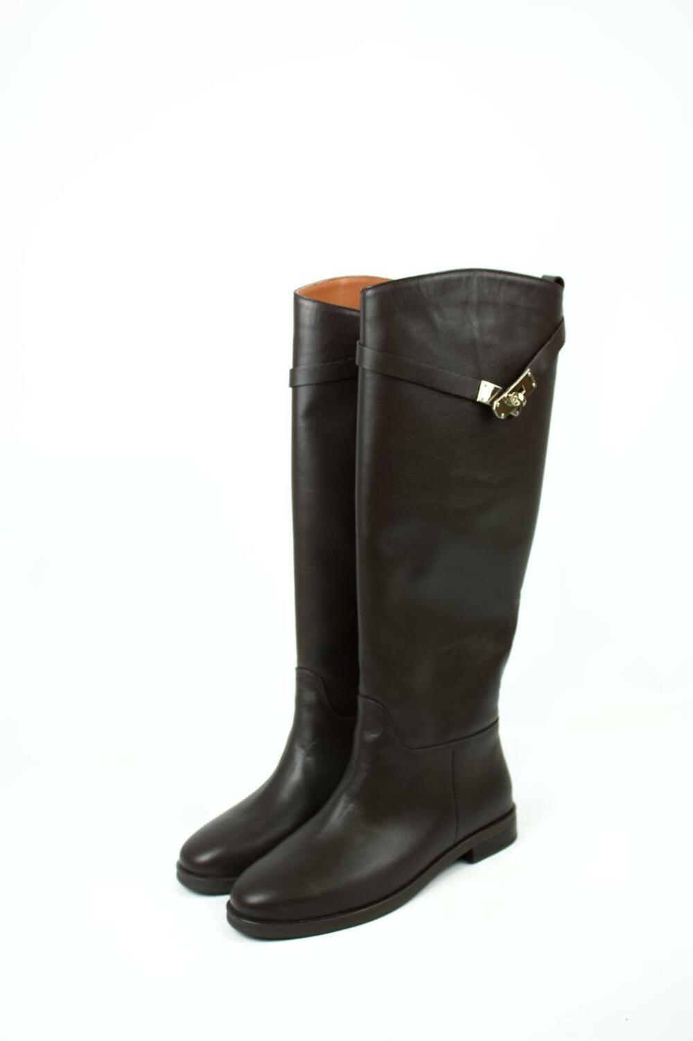 Чоботи Альба, 1590 