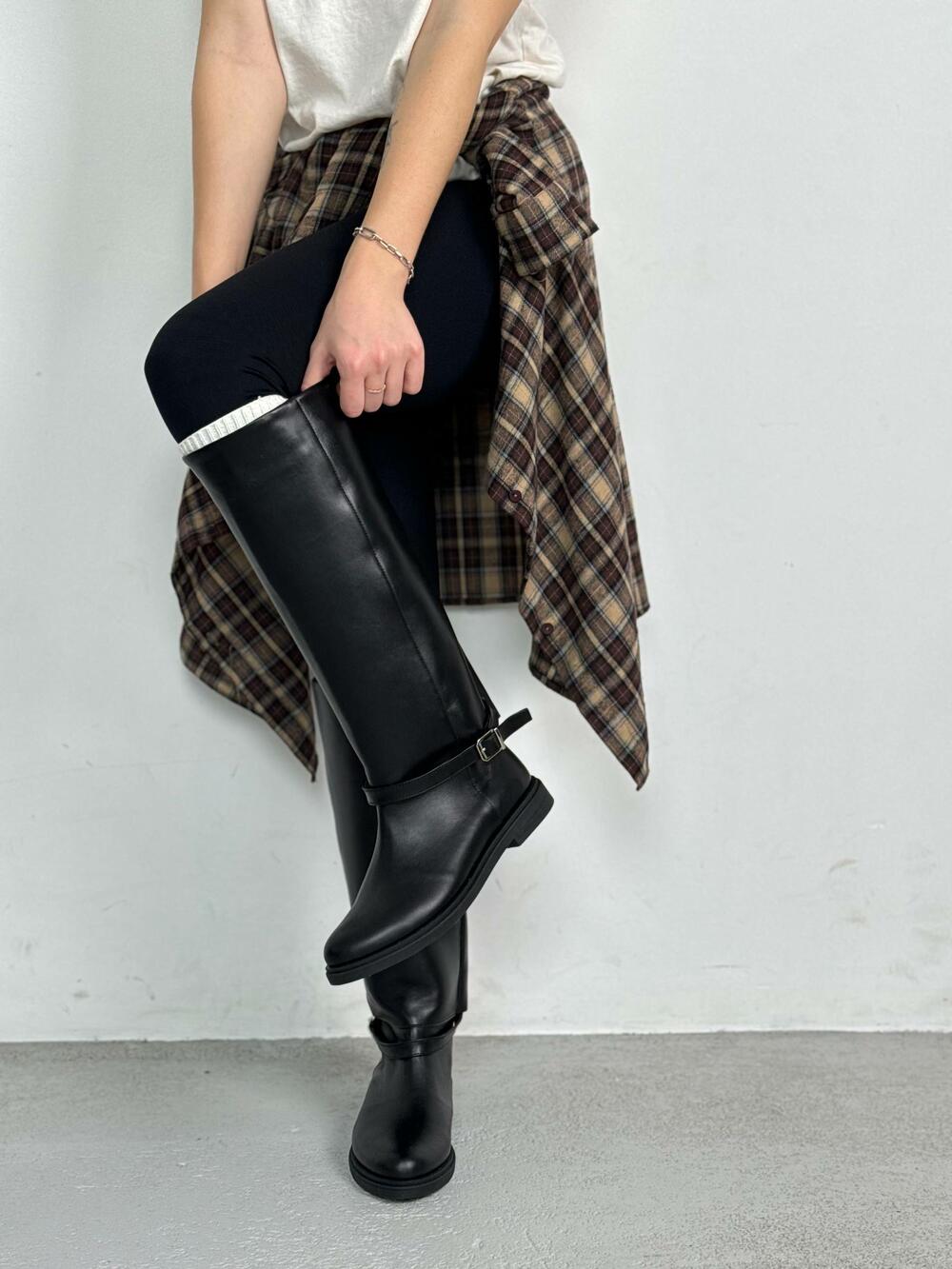 Чоботи труби шкіряні з ремінцем, ХУТРО, 5-2555 