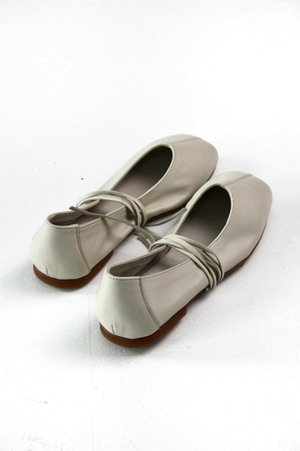 Балетки з квадратним носиком та зав'язками, 4035 молочний, 40