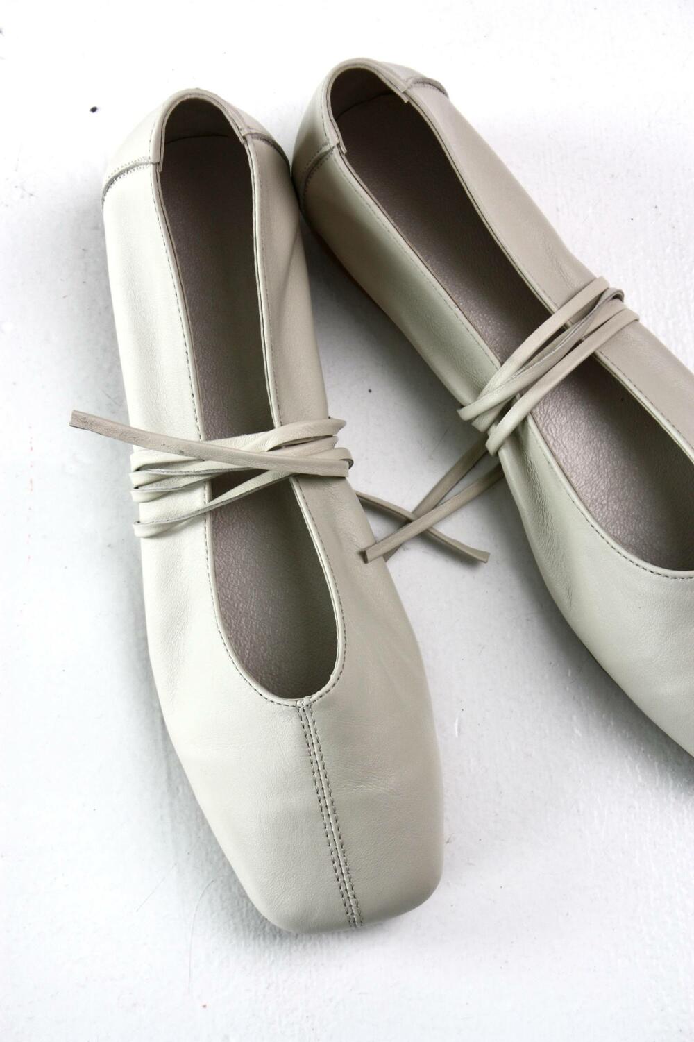 Балетки з квадратним носиком та зав'язками, 4035 молочний, 40