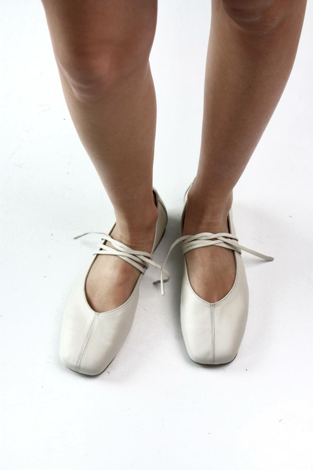 Балетки з квадратним носиком та зав'язками, 4035 молочний, 41
