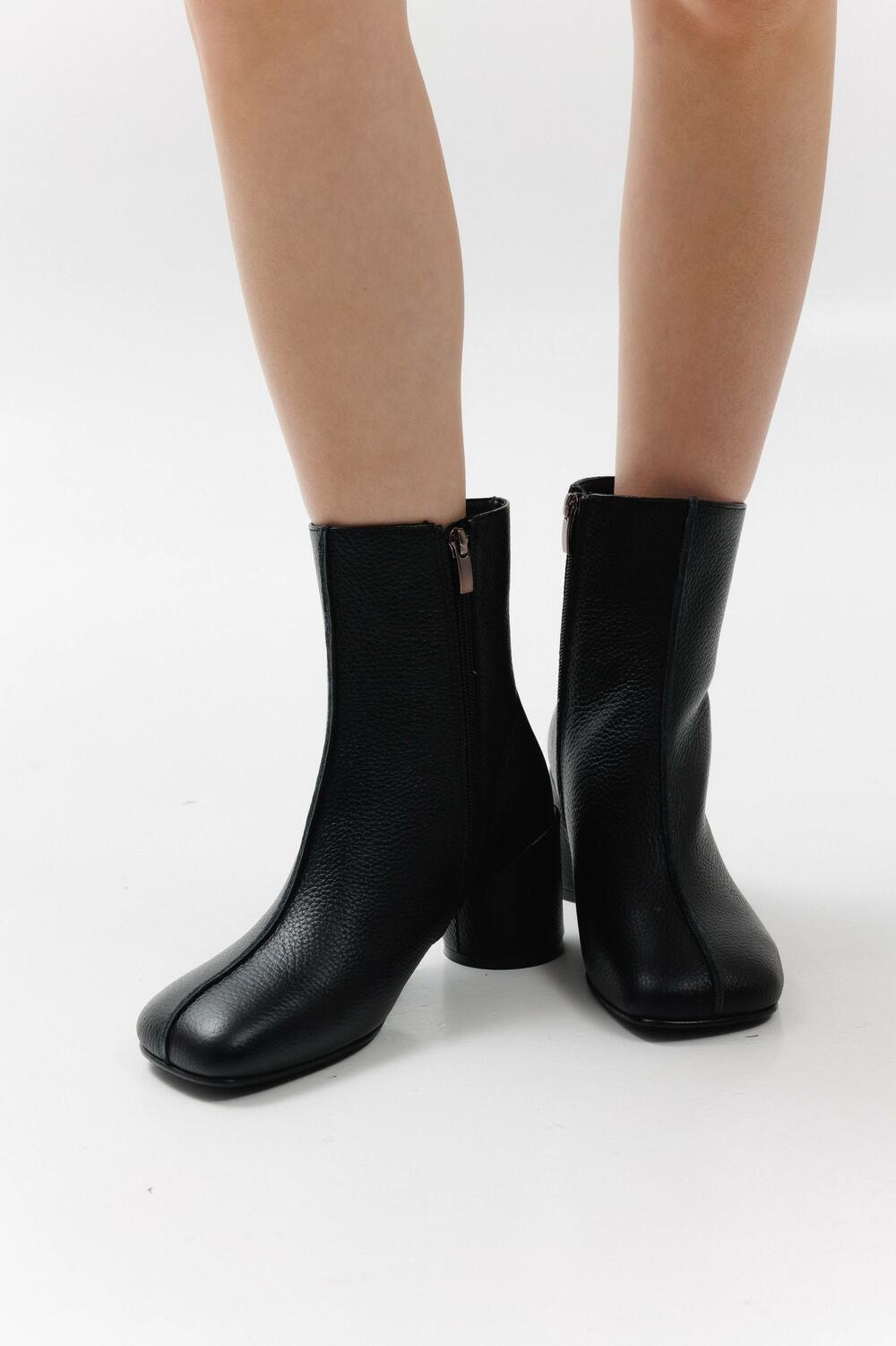 Ботильйони Наомі, байка, (шкіра флотар), 25204 чорний, 40