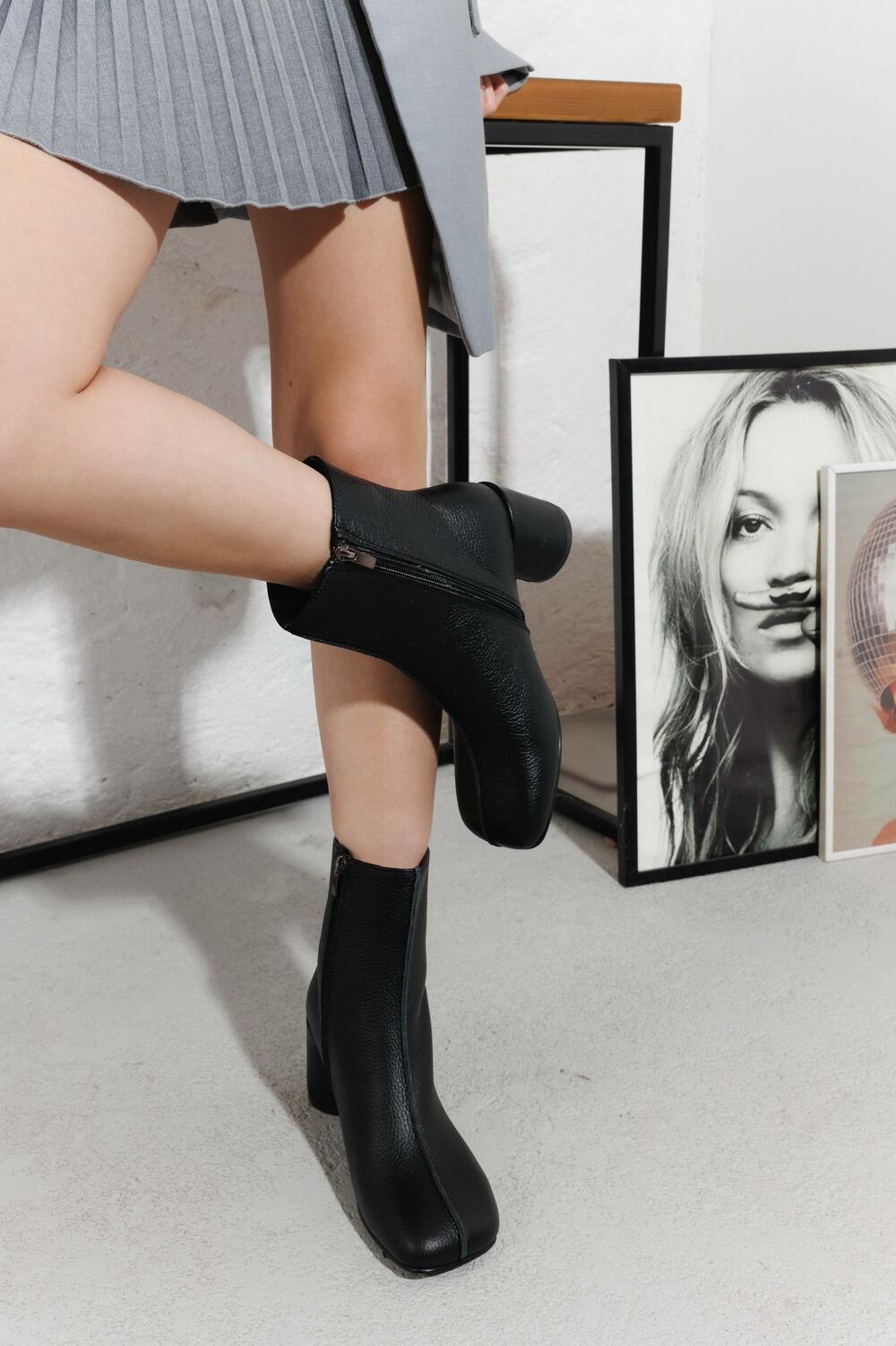 Ботильйони Наомі, байка, (шкіра флотар), 25204 чорний, 40