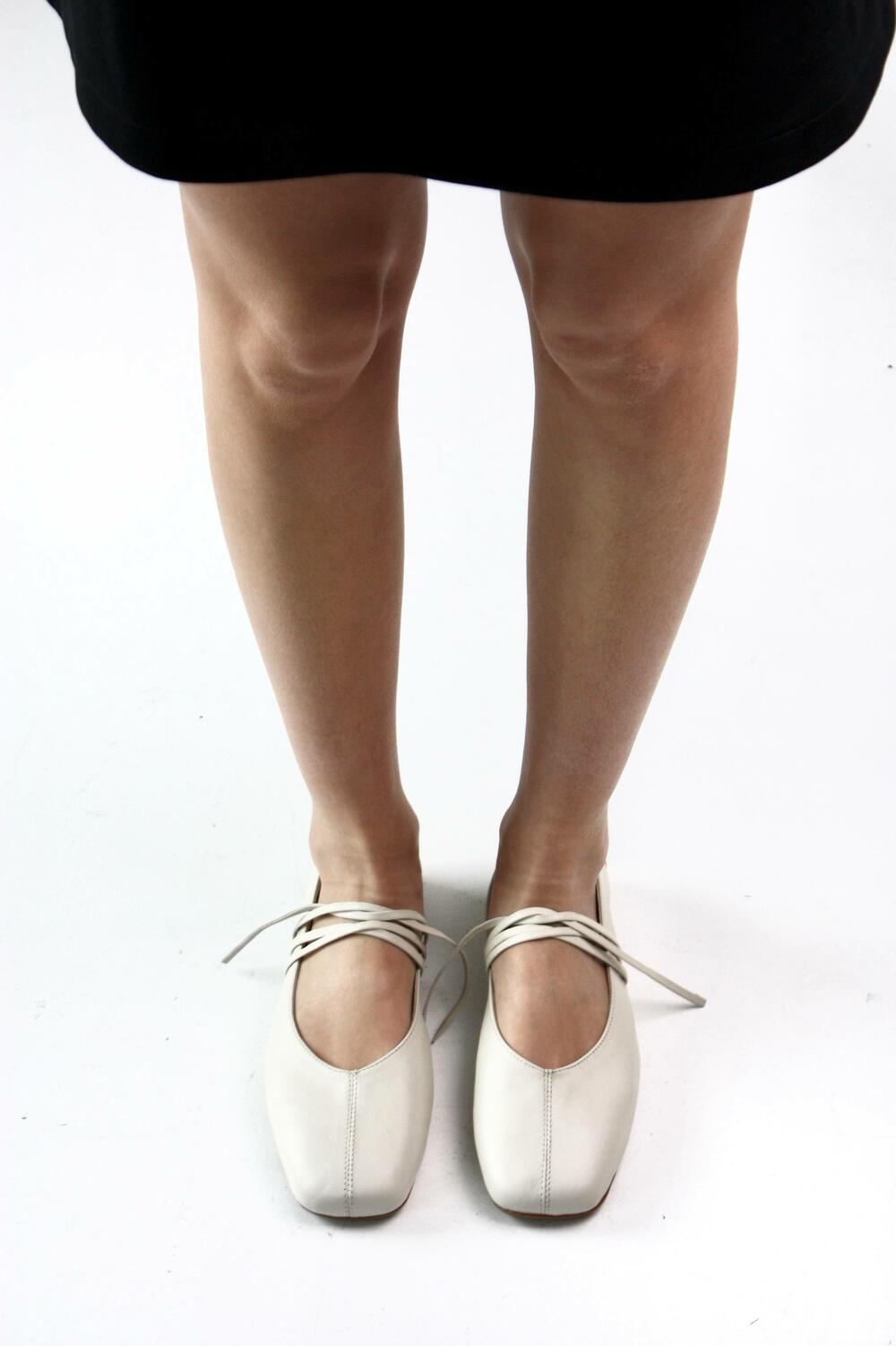 Балетки з квадратним носиком та зав'язками, 4035 молочний, 41
