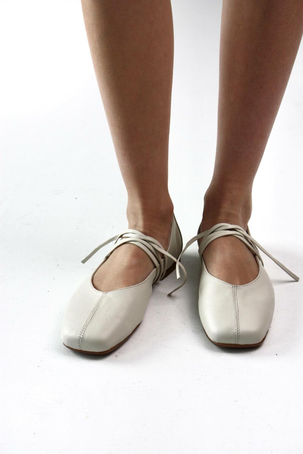 Балетки з квадратним носиком та зав'язками, 4035 молочний, 41
