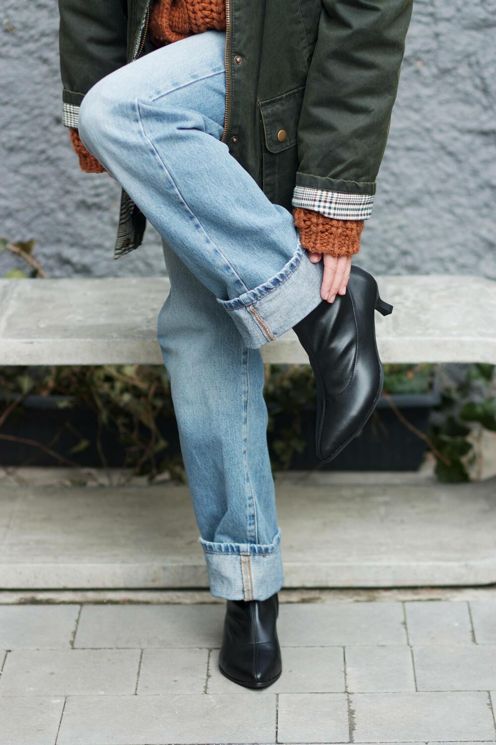 Ботильйони натуральні, шкіряні 4057/3 чорний, 40