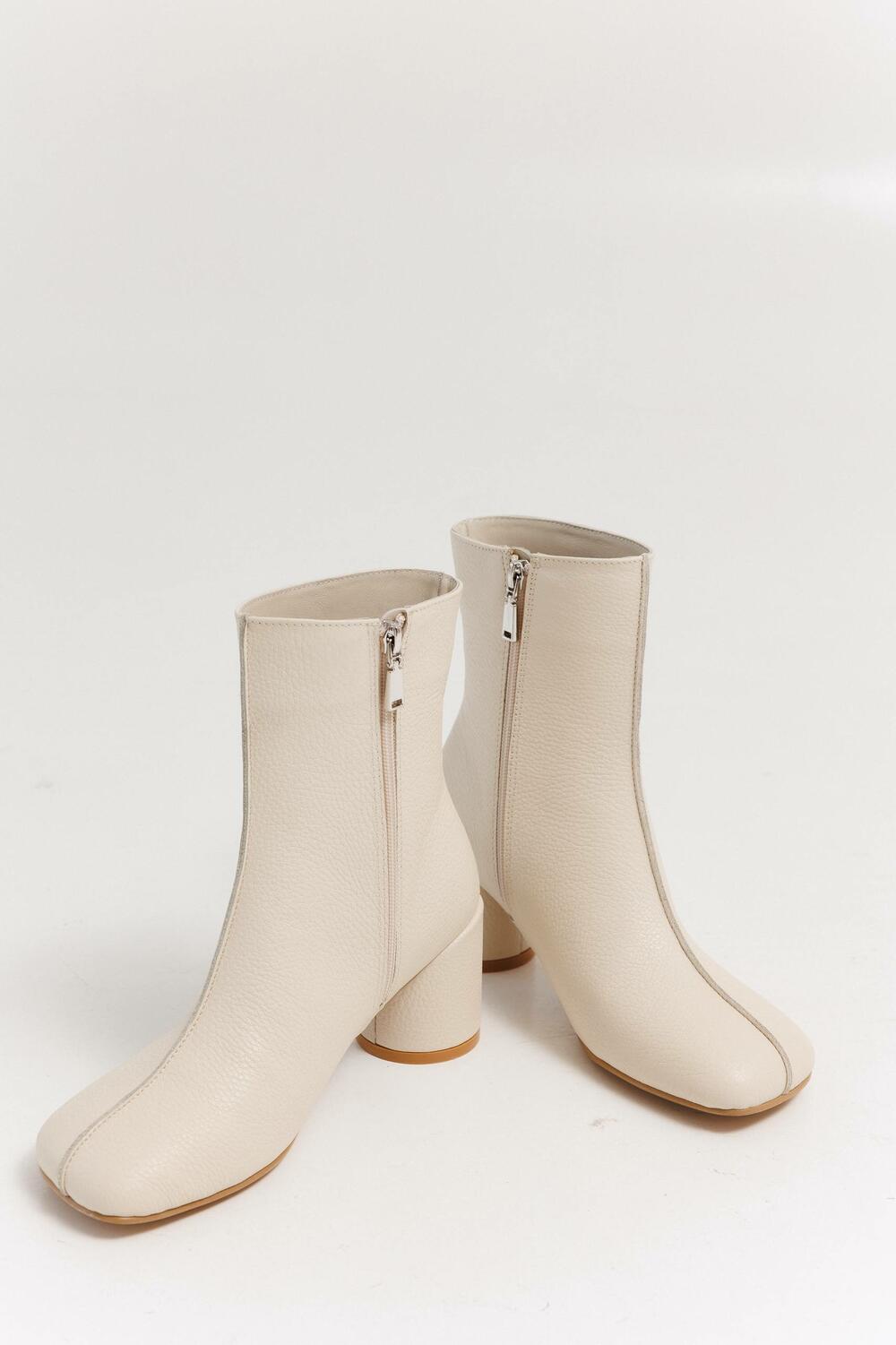 Ботильйони Наомі, шкіряний підклад, (шкіра флотар), 25204 молочний, 40