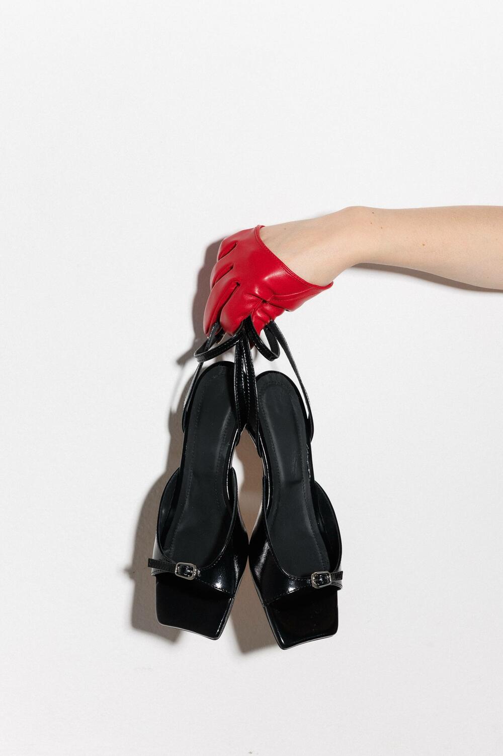 Босоніжки Альма, лак, Л-6-4073 чорний, 40