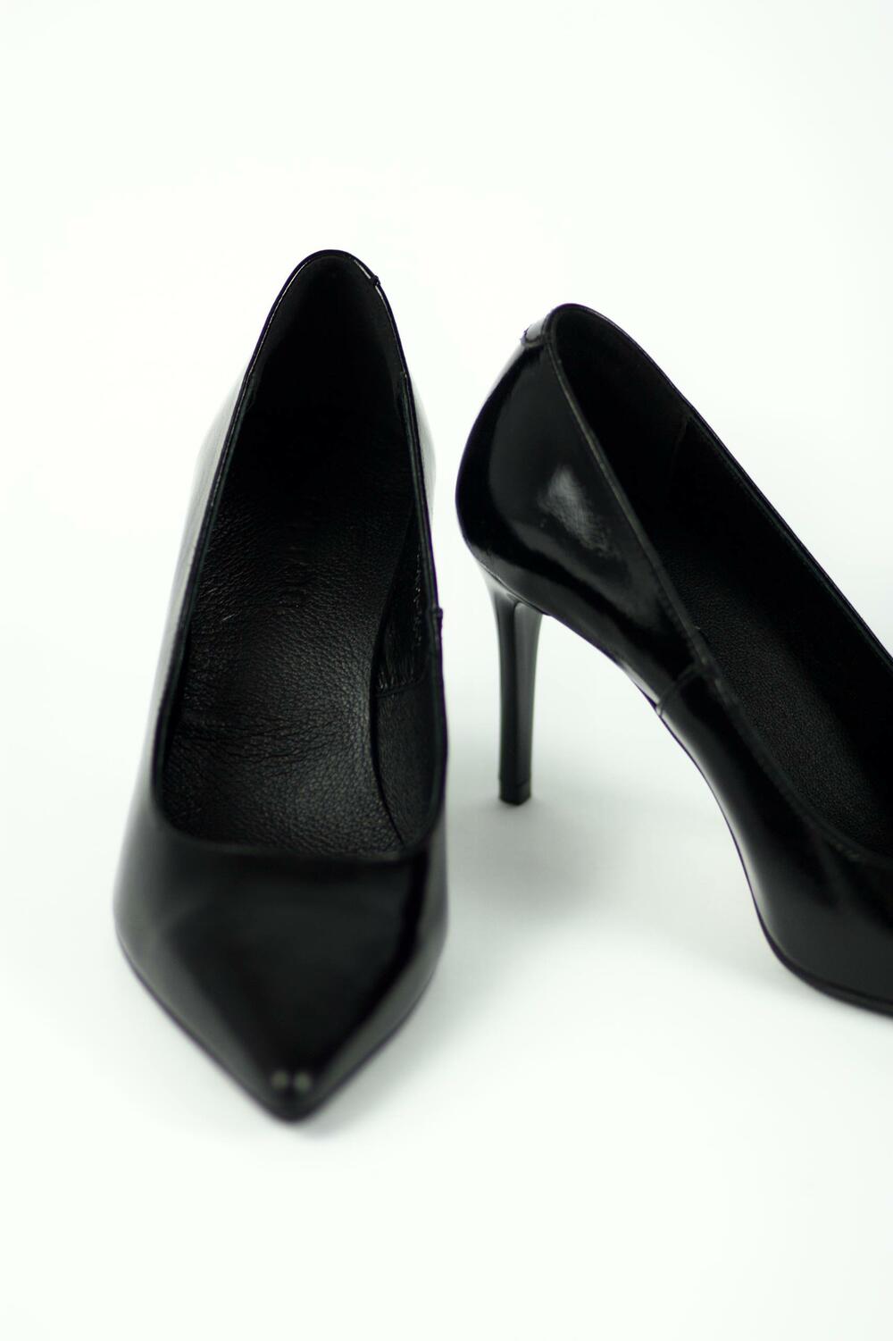 Класичні туфлі-човники лаковані, Т-353-401 чорний, 38