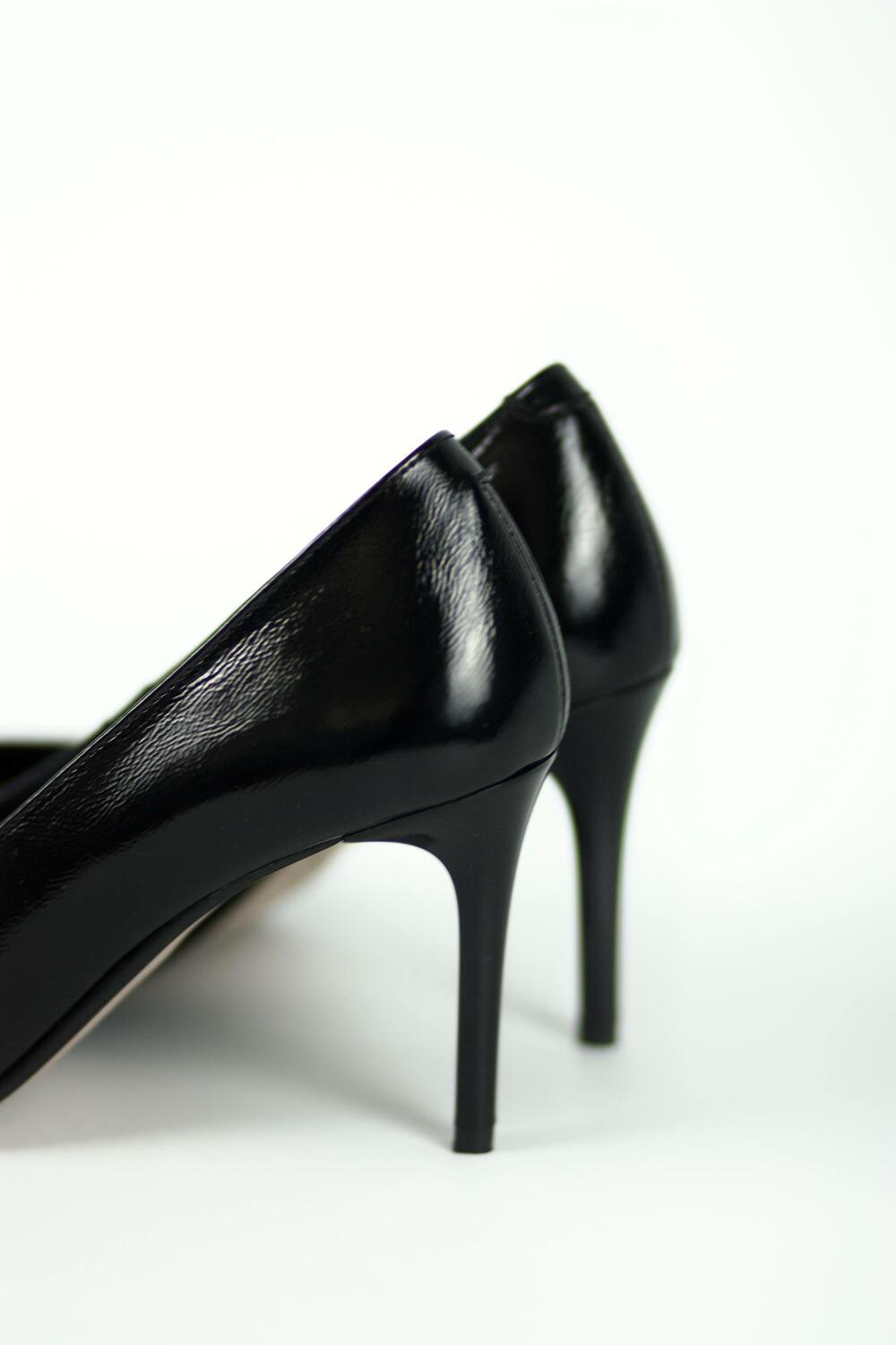 Класичні туфлі-човники лаковані, Т-353-401 чорний, 38