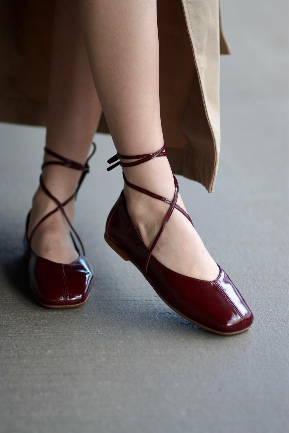 Балетки з квадратним носиком та зав'язками, лакові, 4035 бордо, 41