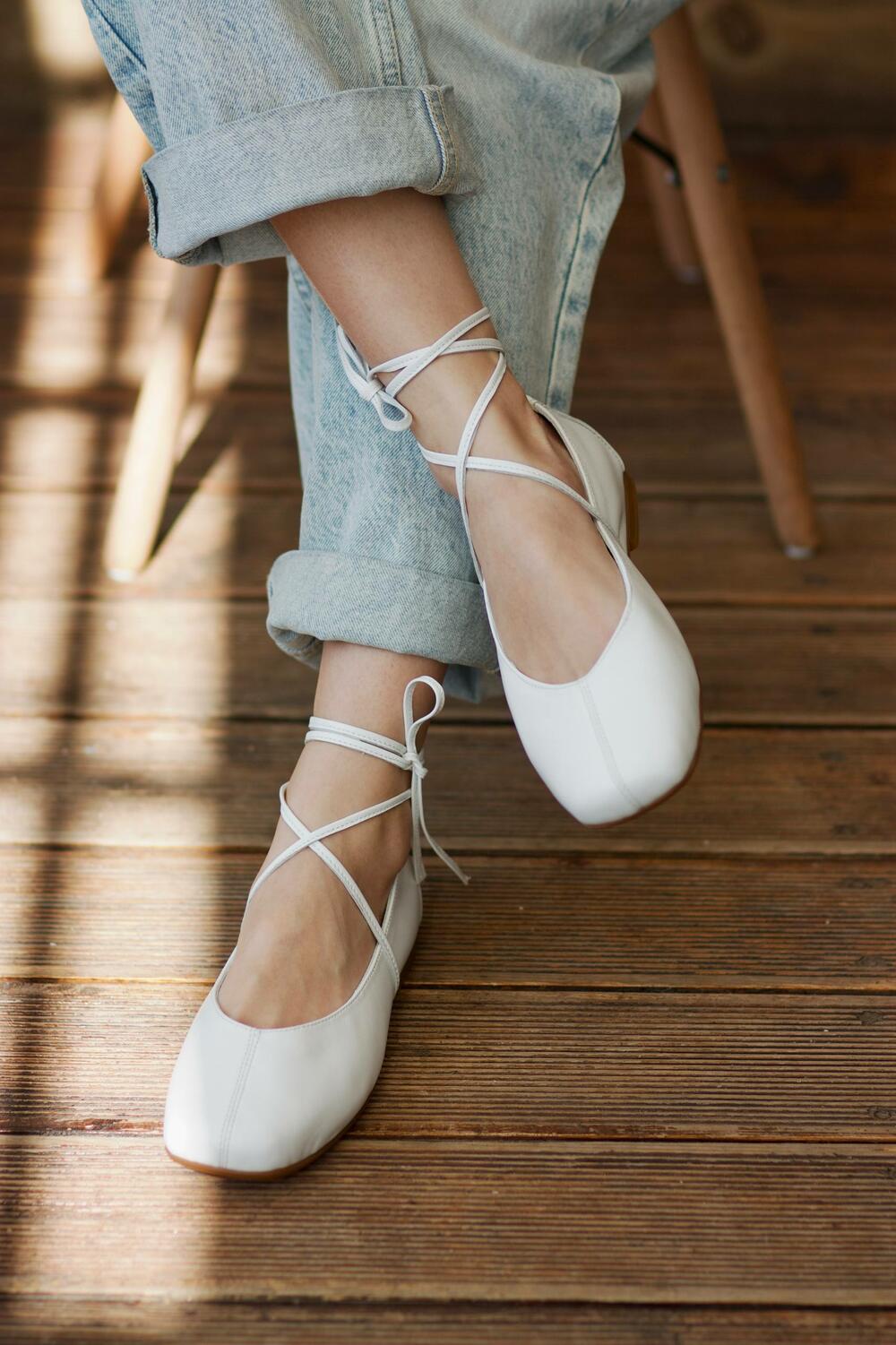 Балетки з квадратним носиком та зав'язками, ШКІРА, 4035 білий, 41