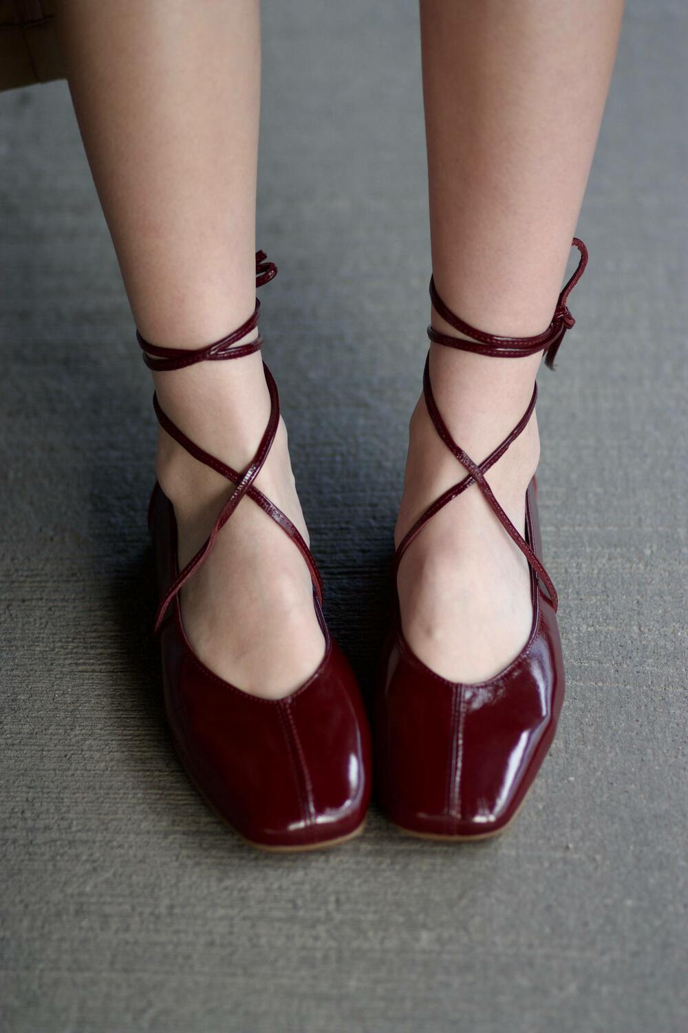 Балетки з квадратним носиком та зав'язками, лакові, 4035 бордо, 41