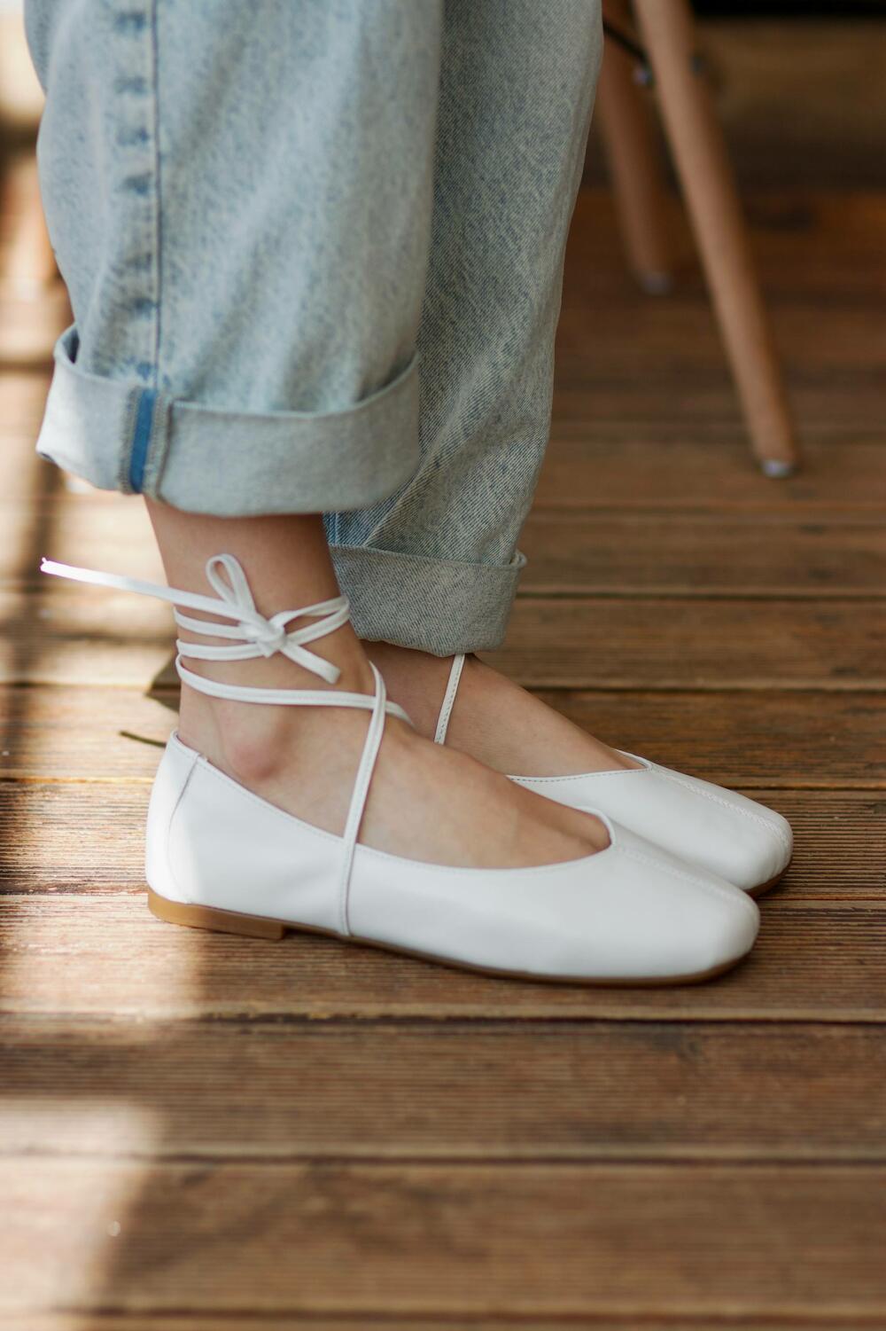 Балетки з квадратним носиком та зав'язками, ШКІРА, 4035 білий, 41