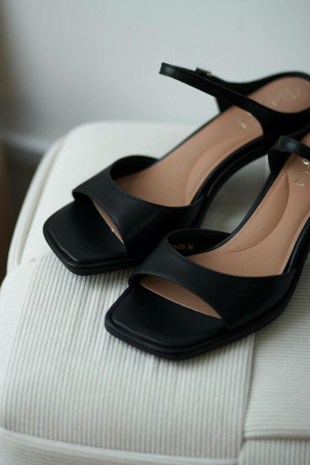 Босоніжки з двома ремінцями, 4 см, 957082/01-01W чорний, 40