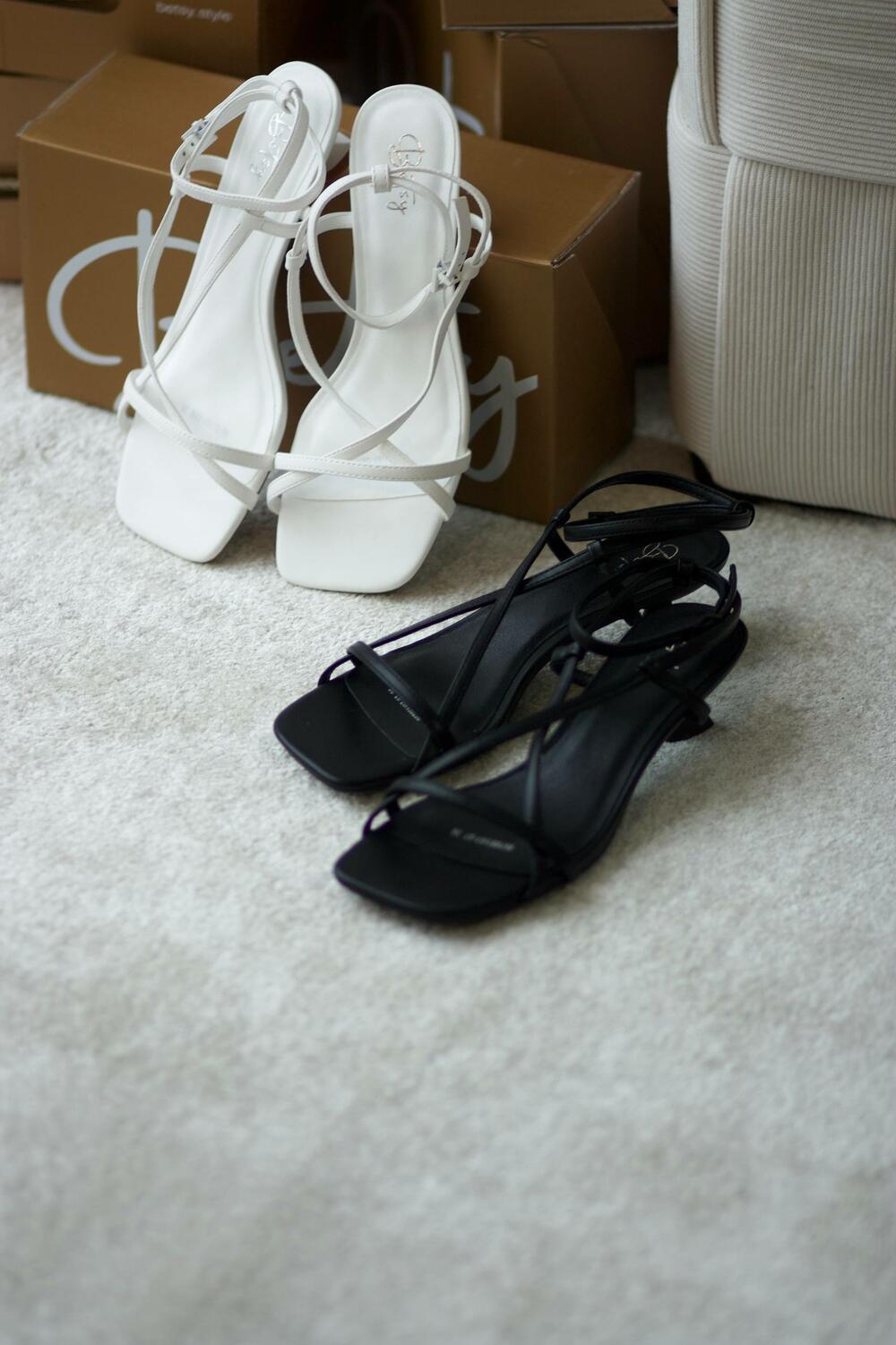 Босоніжки на підборах 3.5 см, 967051/07-07 чорний, 40