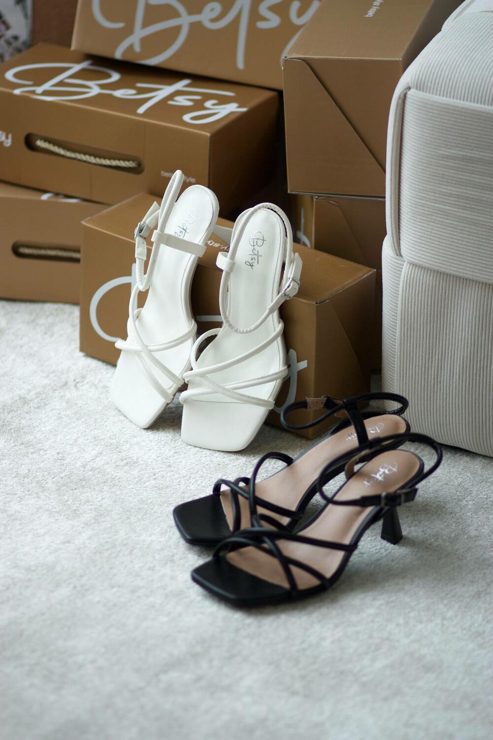 Босоніжки на підборах 6 см, 957090/26-02W білий, 40