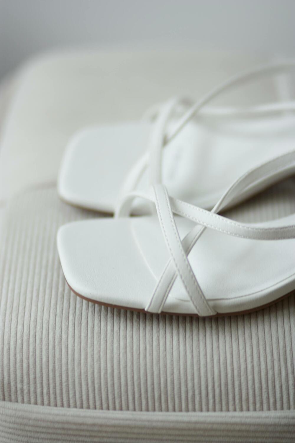 Босоніжки на підборах 3.5 см, 967051/07-08 білий, 40