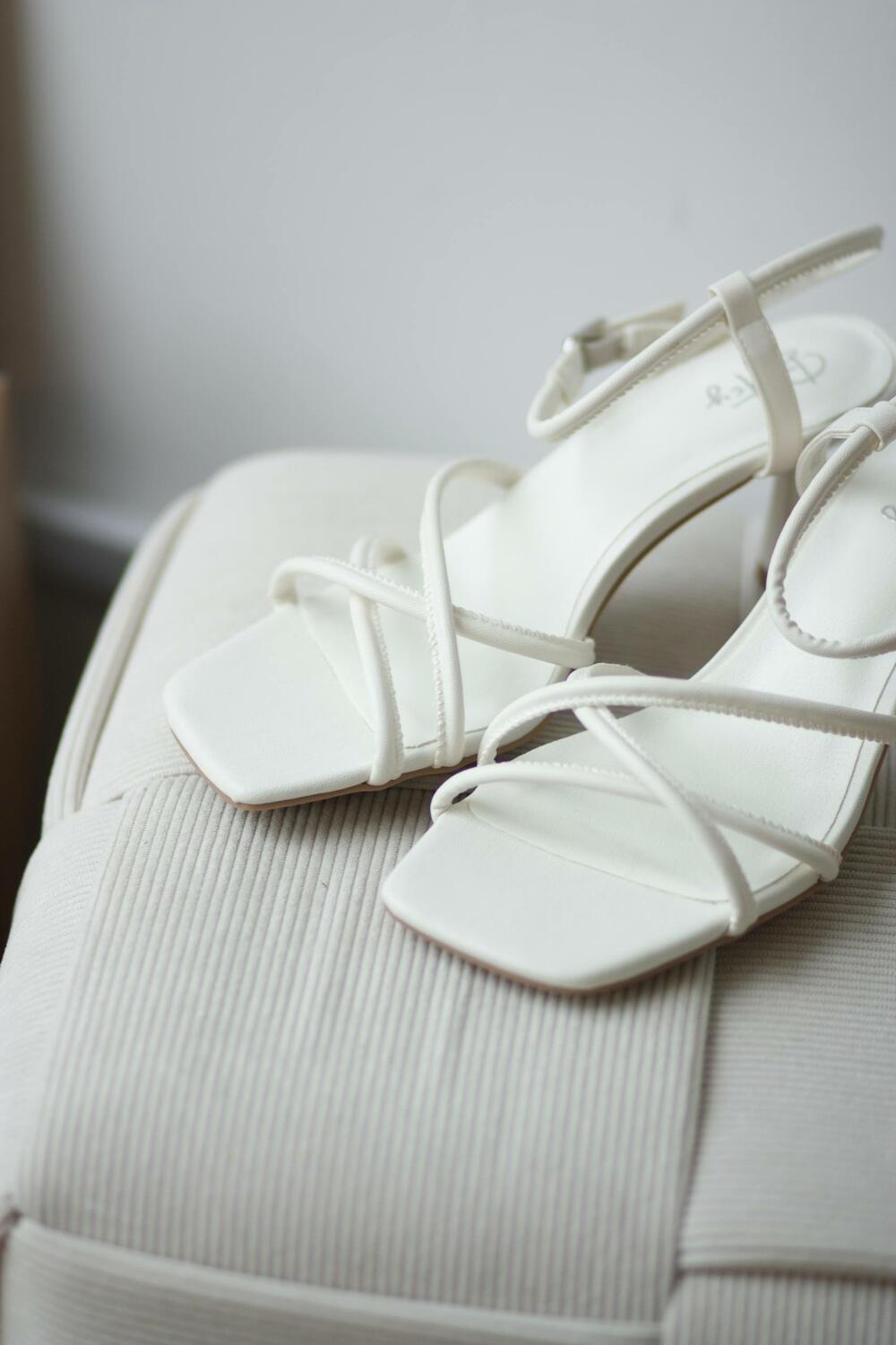 Босоніжки на підборах 6 см, 957090/26-02W білий, 40