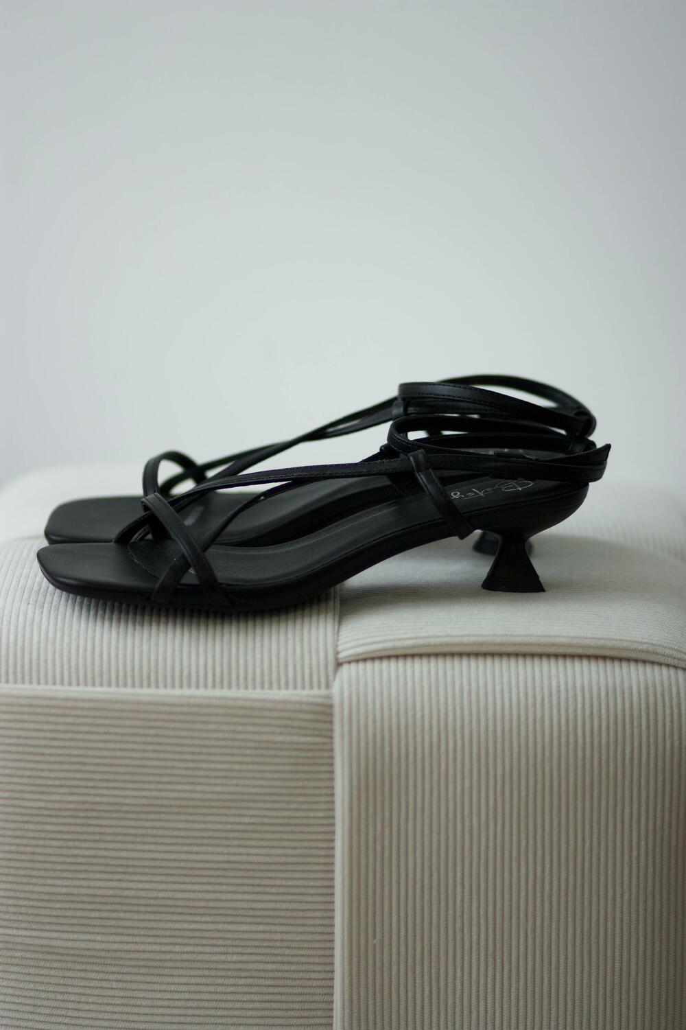 Босоніжки на підборах 3.5 см, 967051/07-07 чорний, 40