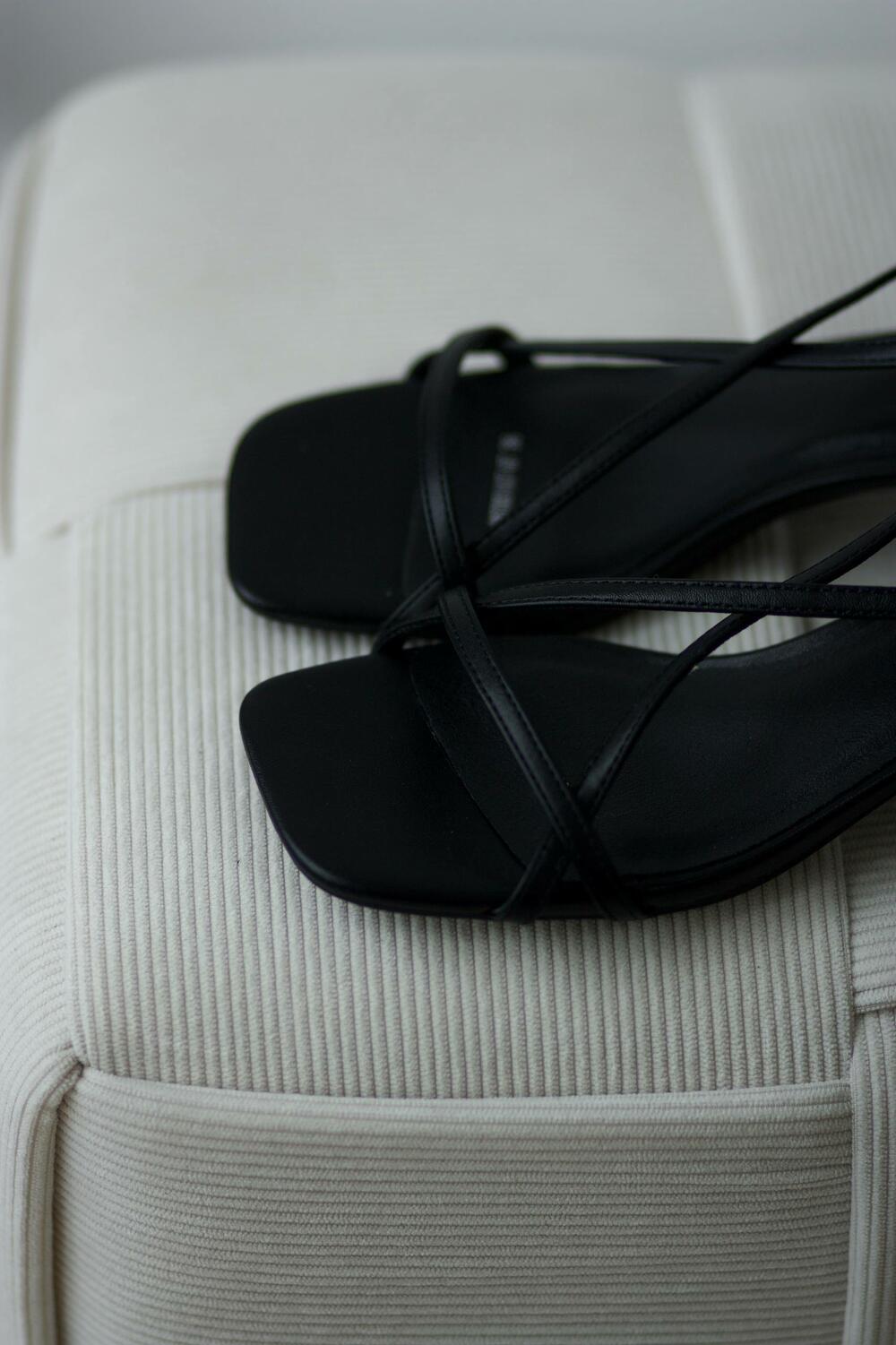 Босоніжки на підборах 3.5 см, 967051/07-07 чорний, 40